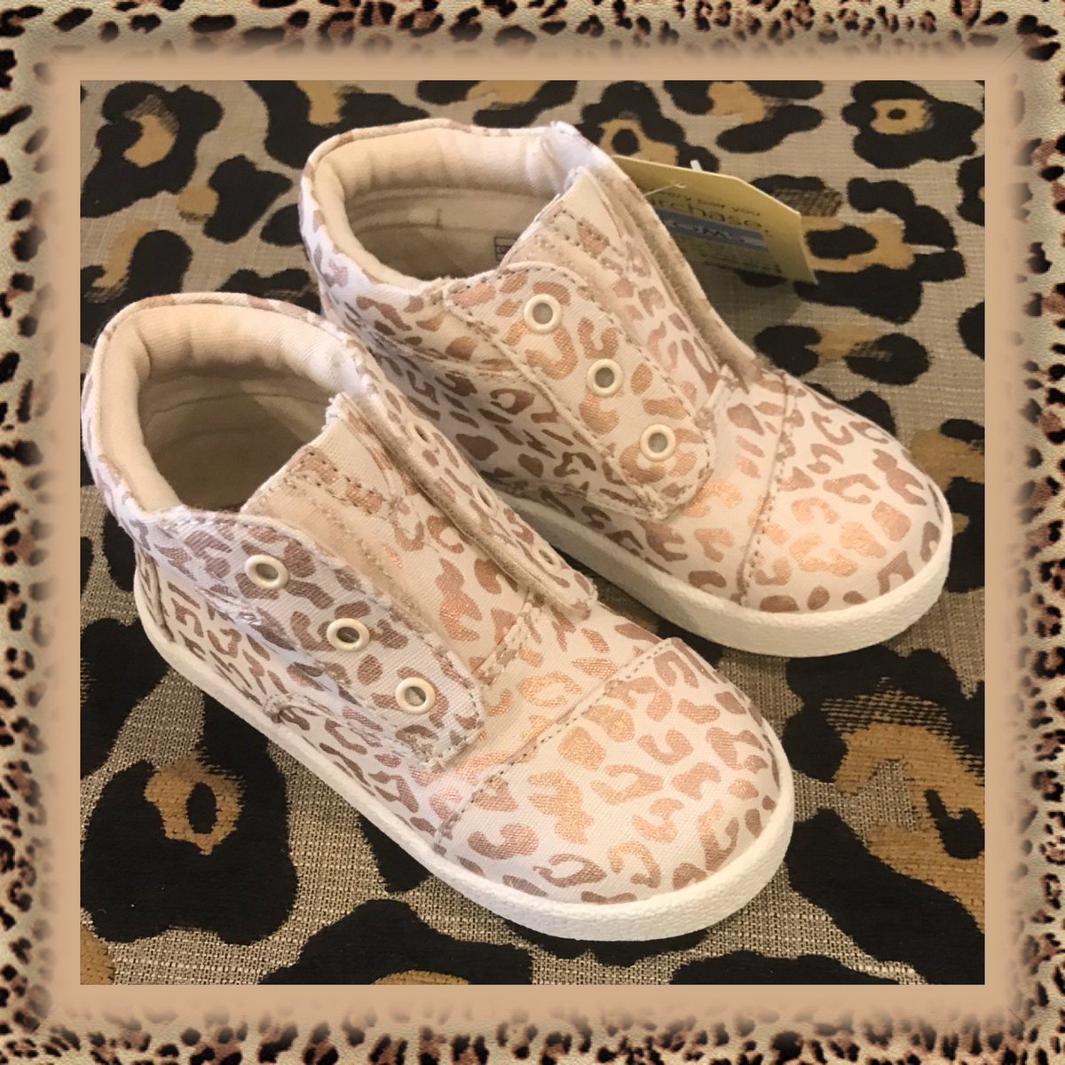 #flashsale #wynkkids Girls 👭 size 8 #toms Cheetah Foil Sneakers ~#lastpairinstock at 40% off!!!$25.04 with Tax!!! #shopwynk #sale #oneforone