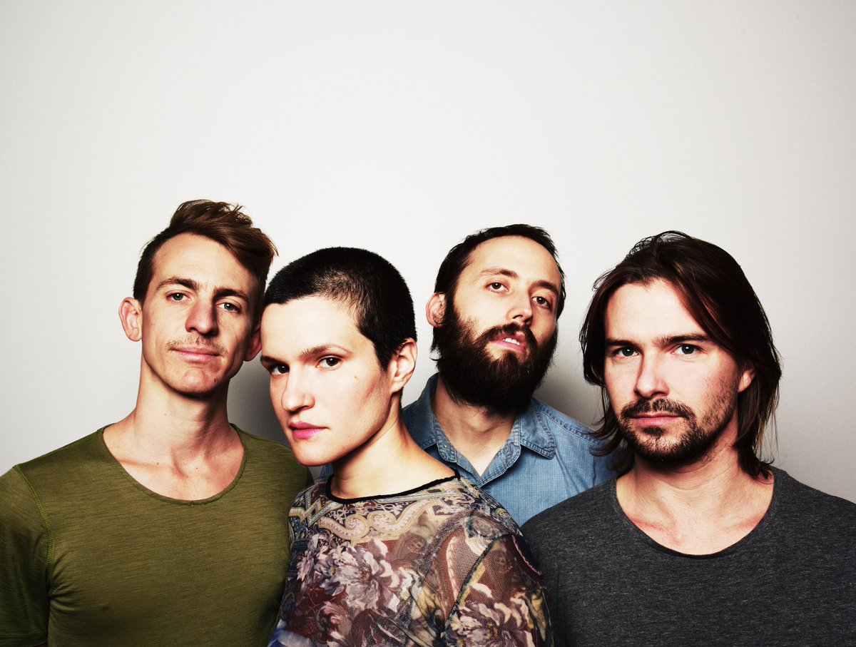 StreetWise_CHI's tweet photo. Indie rock band @bigthiefmusic will play a FREE show at @Millennium_Park on July 17! Find out more in the #StreetWise #ConcertGuide out now. https://t.co/eS6bNeXPIJ