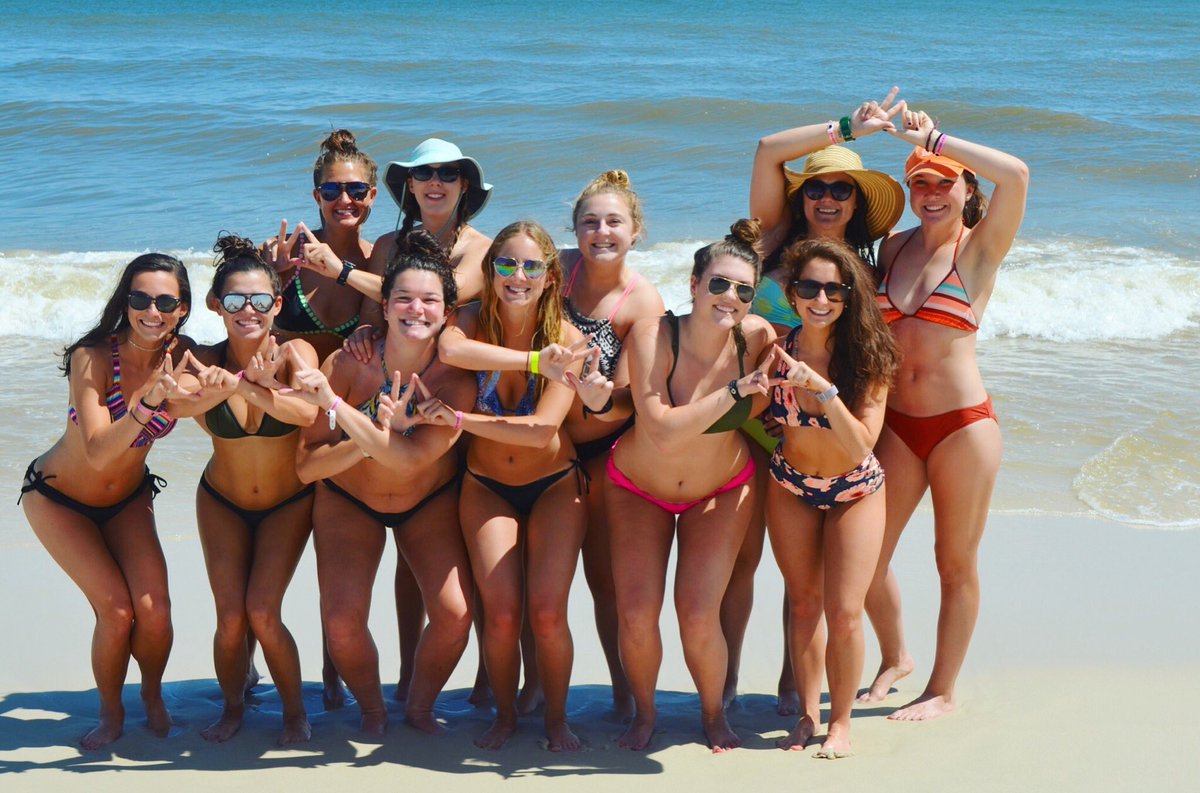 Mu_KappaDelta's tweet photo. Go Greek and not only meet your sisters, but your best friends! #NationalBestFriendDay #MuKD #KDBCIA https://t.co/HbJRuHzxdk