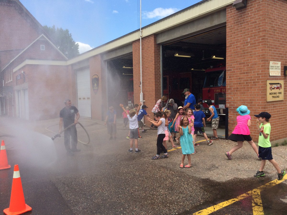 MrSHighview's tweet photo. Thanks very much to the fine folks at the Pembroke Fire Department! We had a great time learning about fire safety. @PembrokeFFs https://t.co/uNIkUbLUmr