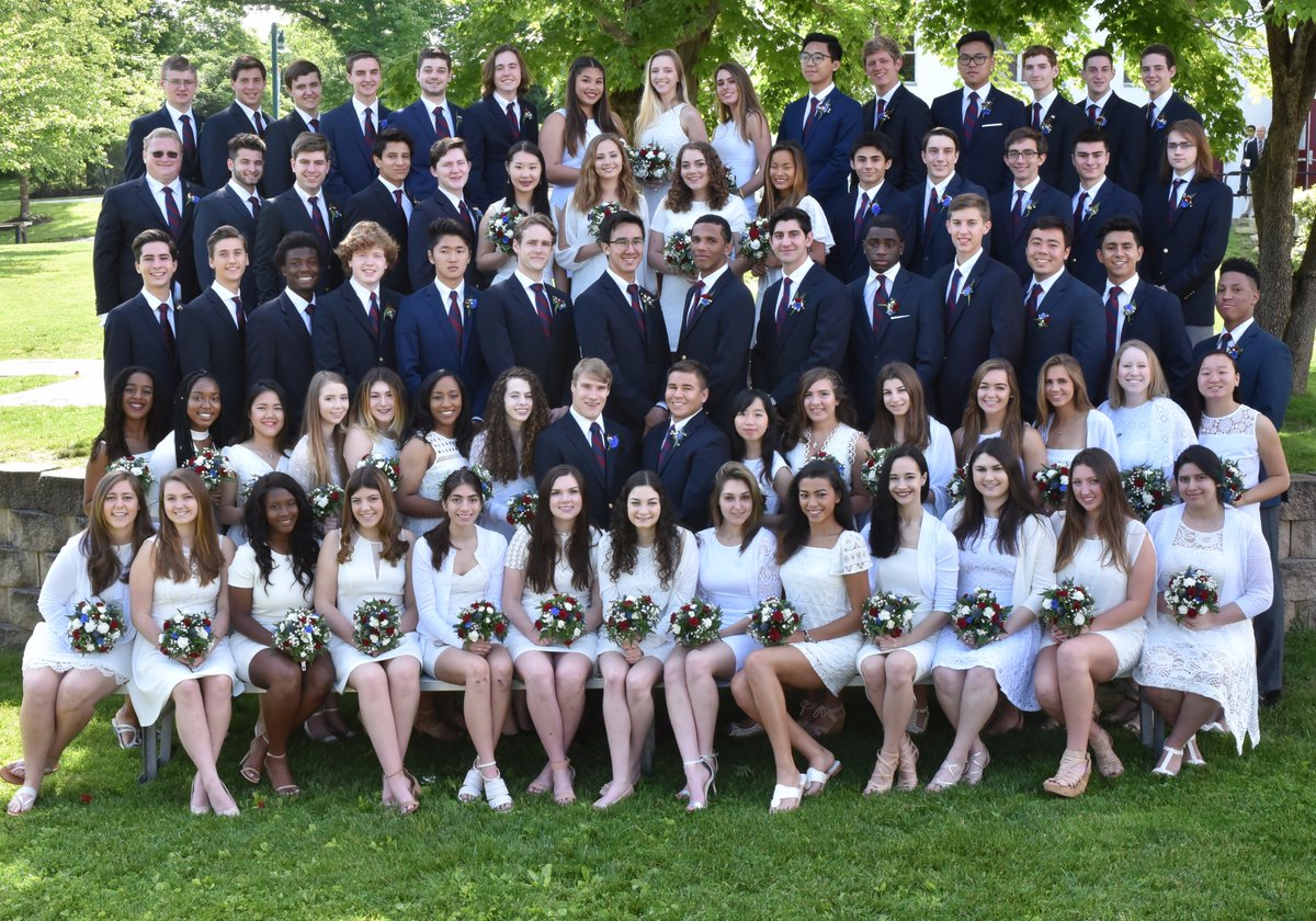 ChrisDelCampo1's tweet image. Congratulations to Harvey's Class of 2017. A wonderful group of young people who graduated today!