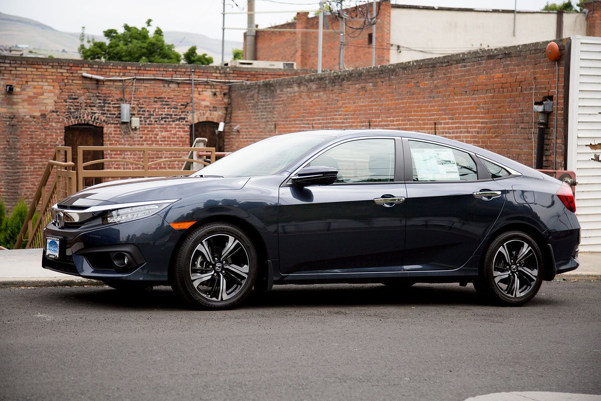 We have some sporty #HondaCivic at Bravas today to support <a href="/MDANational/">MDA National</a> Lock-Up. Getting locked up? Take a selfie with a Civic &amp; tag us!
