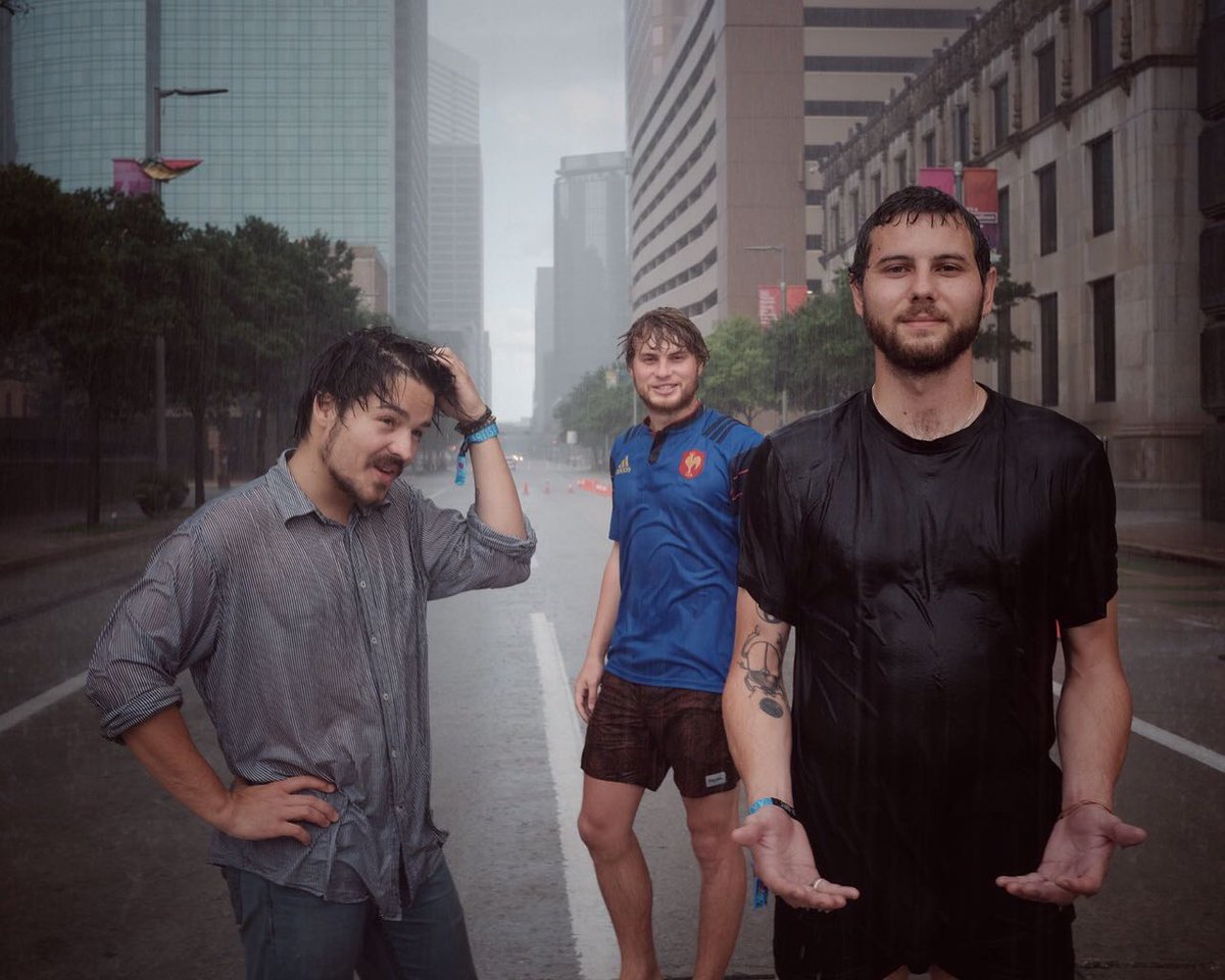 MilkyChance's tweet photo. Cold Blue Rain https://t.co/T6kmjfqjQ0