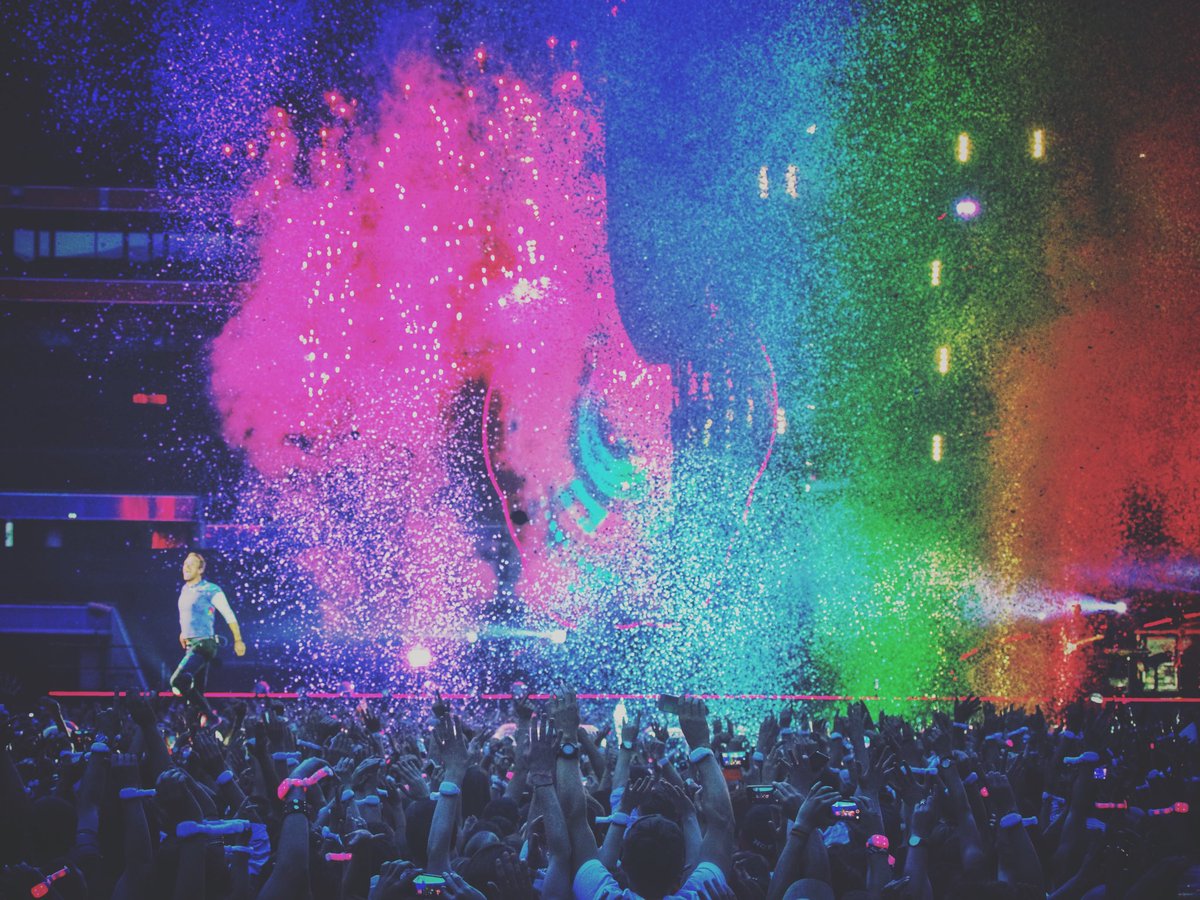 coldplay's tweet photo. #ColdplayLyon is go! R42 https://t.co/9m1iwiJ6B5