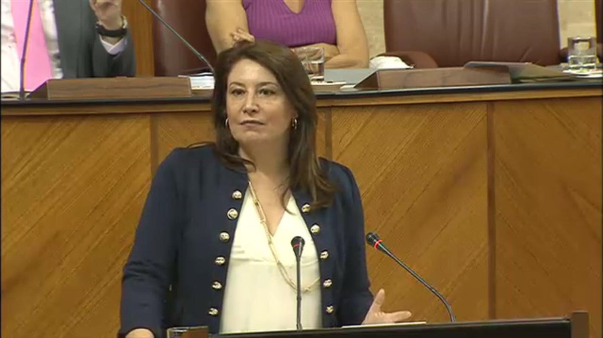 CarmenCrespoPP's tweet photo. El PP consigue  aprobar su PNL y  cambiar la fecha de  oposiciones a conservatorios a 2018. Hoy se ha hecho justicia parlamento. https://t.co/Uj4BgXI2cI