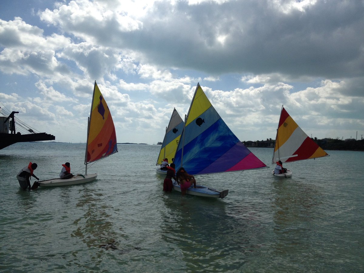 NYCSailingCamp's tweet photo. Exuma youth learn with AY crew. These kids rock! So in tune with the water. #WorldOceansDay #kidsconnectedbywater https://t.co/pWml949TlT