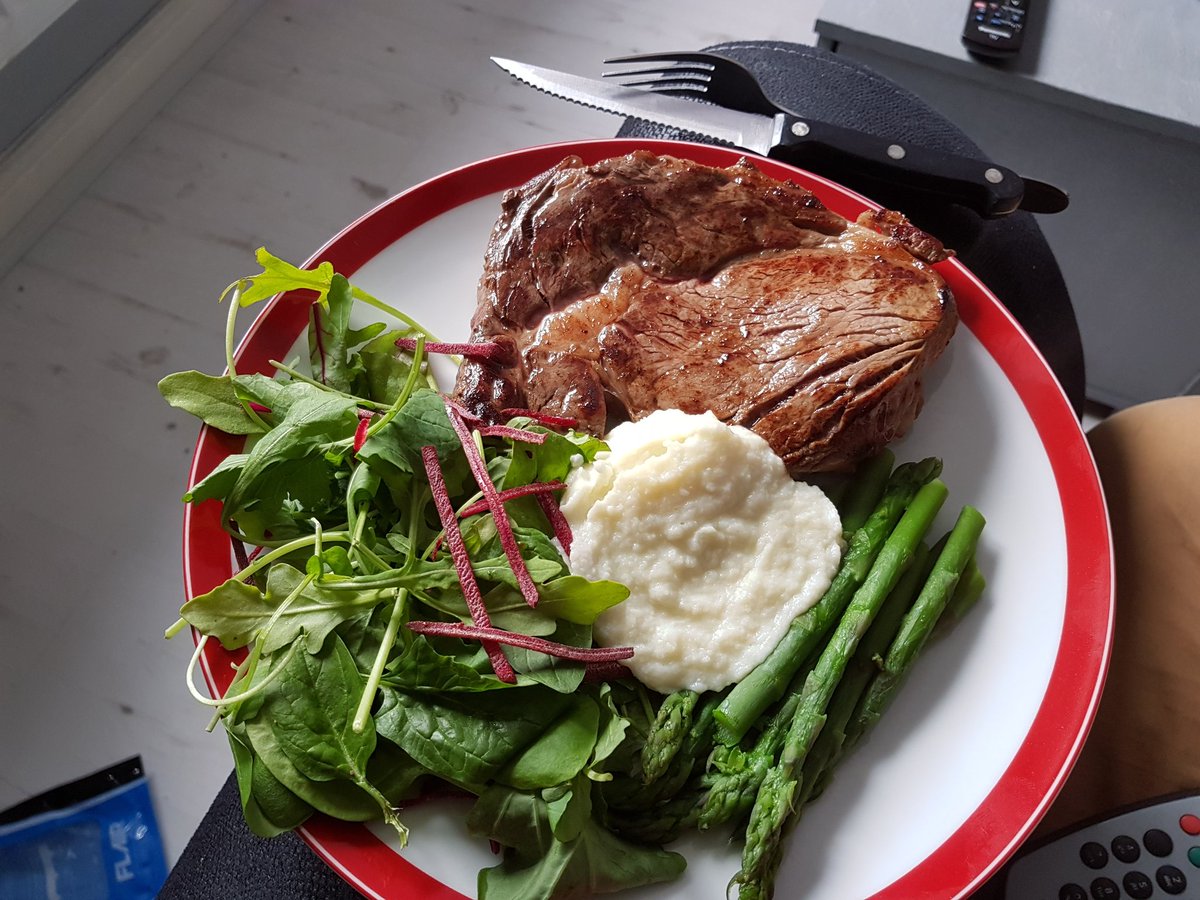 KevTheSlob's tweet photo. So the change has deffo started. Steak,Salad,Steamed asparagus and cauliflower puree. #SlobToCeleb https://t.co/JoriM60AGZ