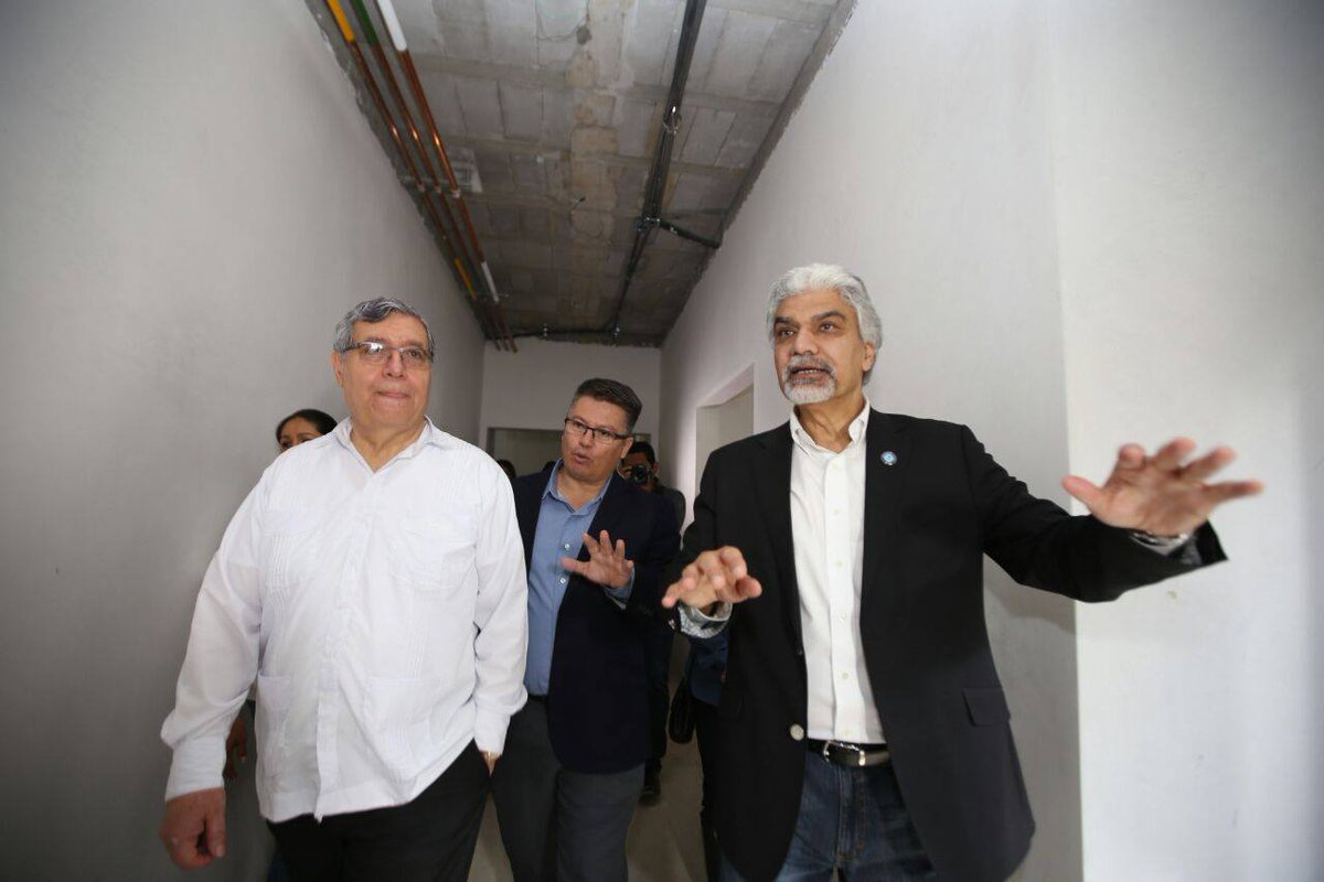 HFUSA's tweet photo. Acting President/V. President of Guatemala, @JafethCabreraGT visited @HFNasirHospital today. More #HFTelethon17 on Jun 10 at 2-6 pm EST https://t.co/pi6pcJUDyr
