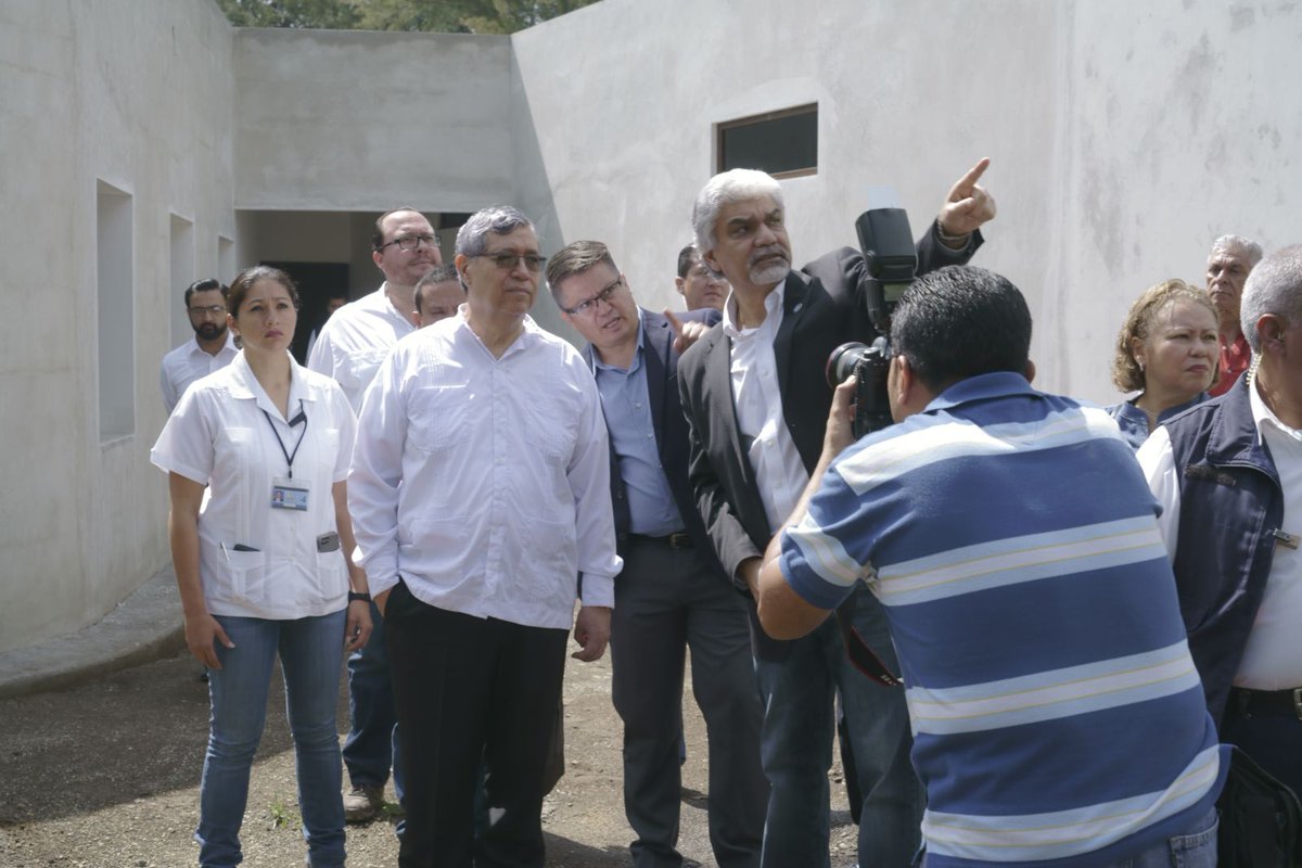 HFUSA's tweet photo. Acting President/V. President of Guatemala, @JafethCabreraGT visited @HFNasirHospital today. More #HFTelethon17 on Jun 10 at 2-6 pm EST https://t.co/pi6pcJUDyr