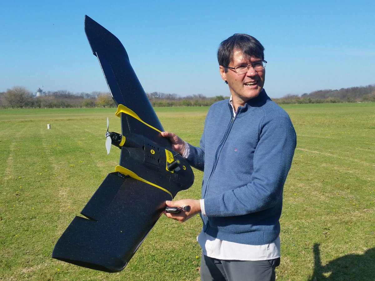 geosistemassrl's tweet photo. Capacitacion, vuelos y procesamiento de datos con #eBeeRTK @sensefly #drone #fotogrametria #ingenieria #gis #agrimensura #topografia #Campo https://t.co/i9VfWRK2x5