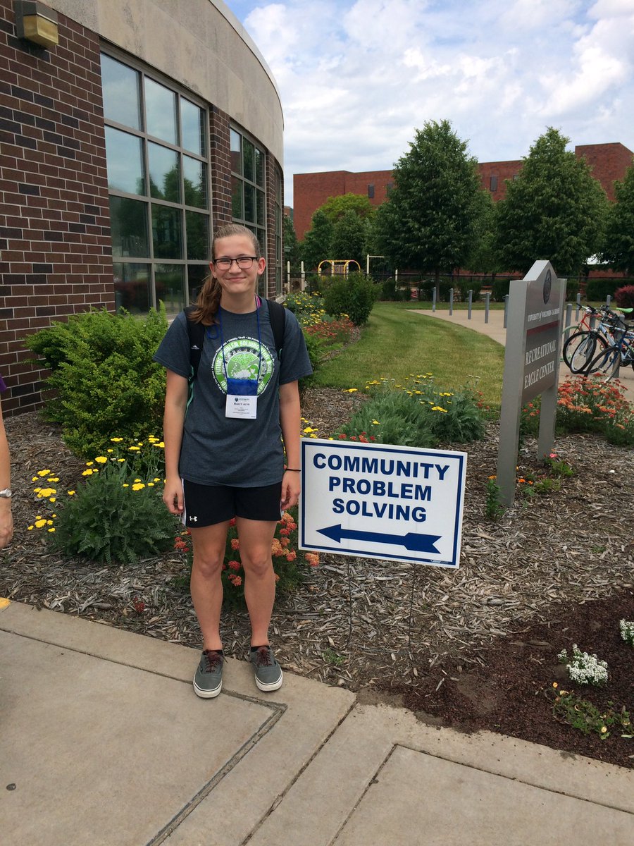 hollieweber's tweet image. Ready to head into board set up for CmPS. The next few hours will leave her a little 'batty.' Ready to begin competition! #FPSPI #Proud2bCL