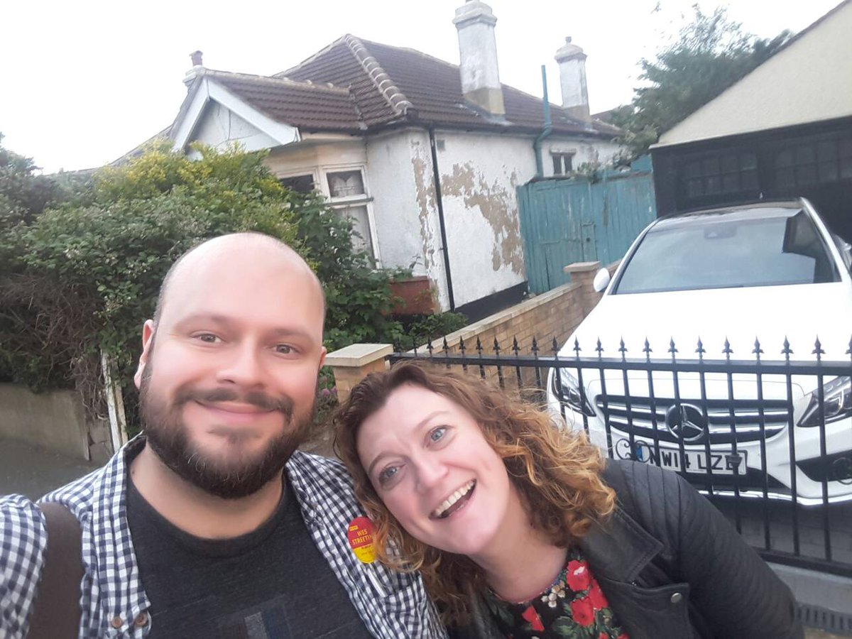 PhilipGlanville's tweet photo. Absolutely amazing day ending with a sunset canvass (6th) with @AnnaSLynch  for @wesstreeting #withWes #ForTheMany #GE17 #hackneyontour https://t.co/BR3Z0q5Ni8