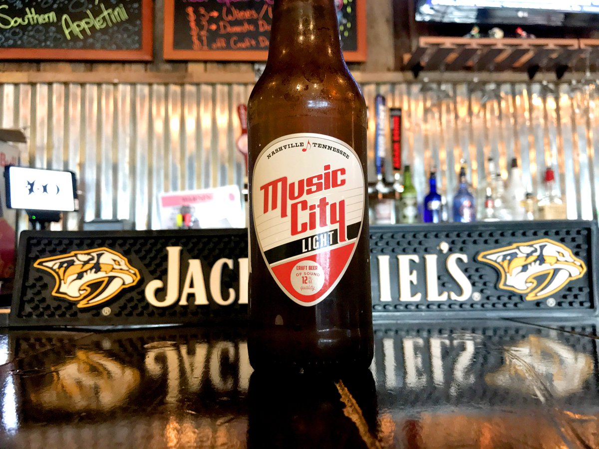 360Burger's tweet photo. Join us tonight for Game 5!!! #GOPreds #Smashville #Preds #Nashville #WeWantTheCup #MusicCity #PenguinsYouSuck https://t.co/zeo8cF9nNl