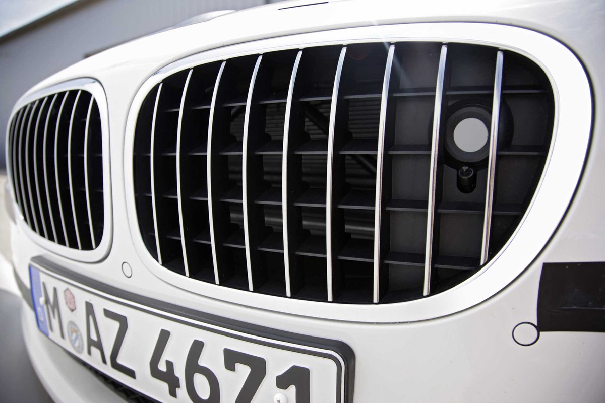 .<a href="/BMW/">BMW</a> #NightVision uses infrared technology to see people and animals before they are visible to the naked eye autolivnightvision.com/vehicles/bmw/