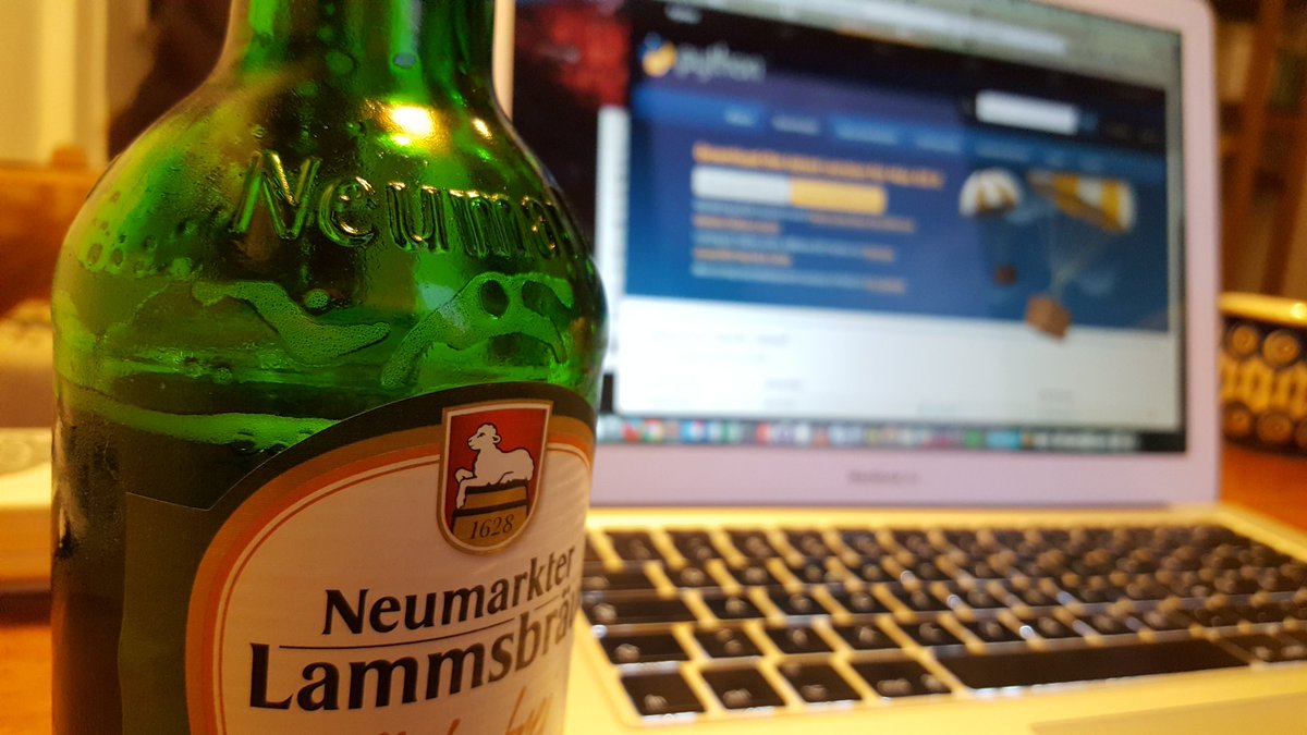annabehrend's tweet photo. @pen1710 @simonwoerpel Private Pre-#nr17-#installationsparty in da House 🍺 Jetzt nur noch durch geschickten lifehack letzten #codelikeajournalist-Platz ergattern! https://t.co/X2BjwzVx4X