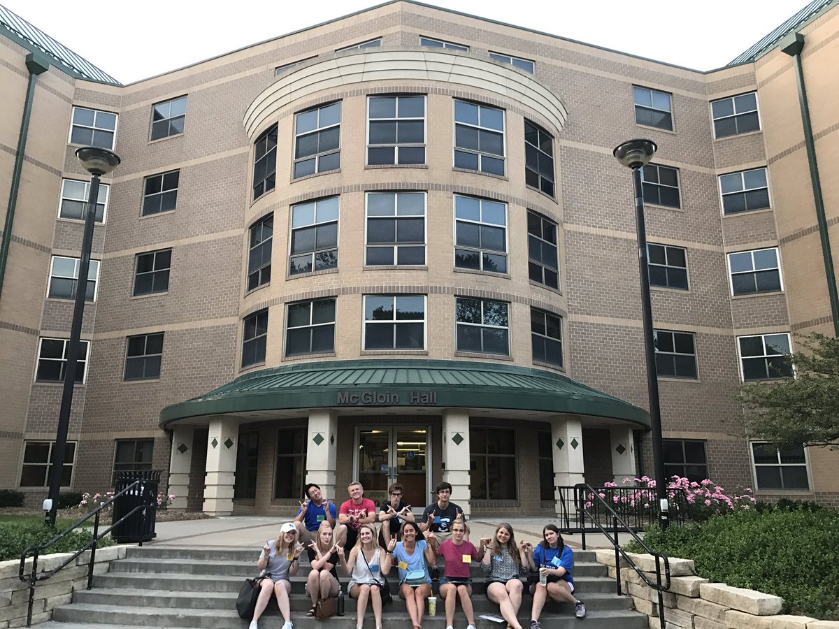 SPwolves17's tweet photo. @NewBluejays #SPwhite #McGloinHall https://t.co/dYDeOMeolM