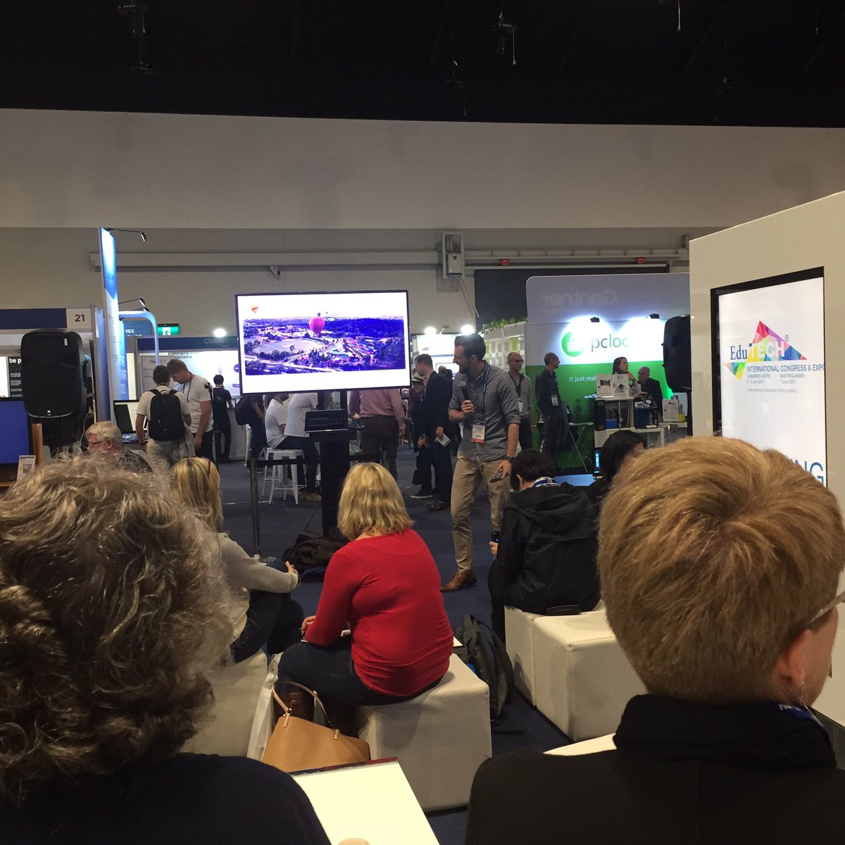 MSEduANZ's tweet photo. We're listening to @MrMattHeinrich from @RadfordACT talk about #WriteIdeas @EduTECH_AU https://t.co/RbpOSo1EM7