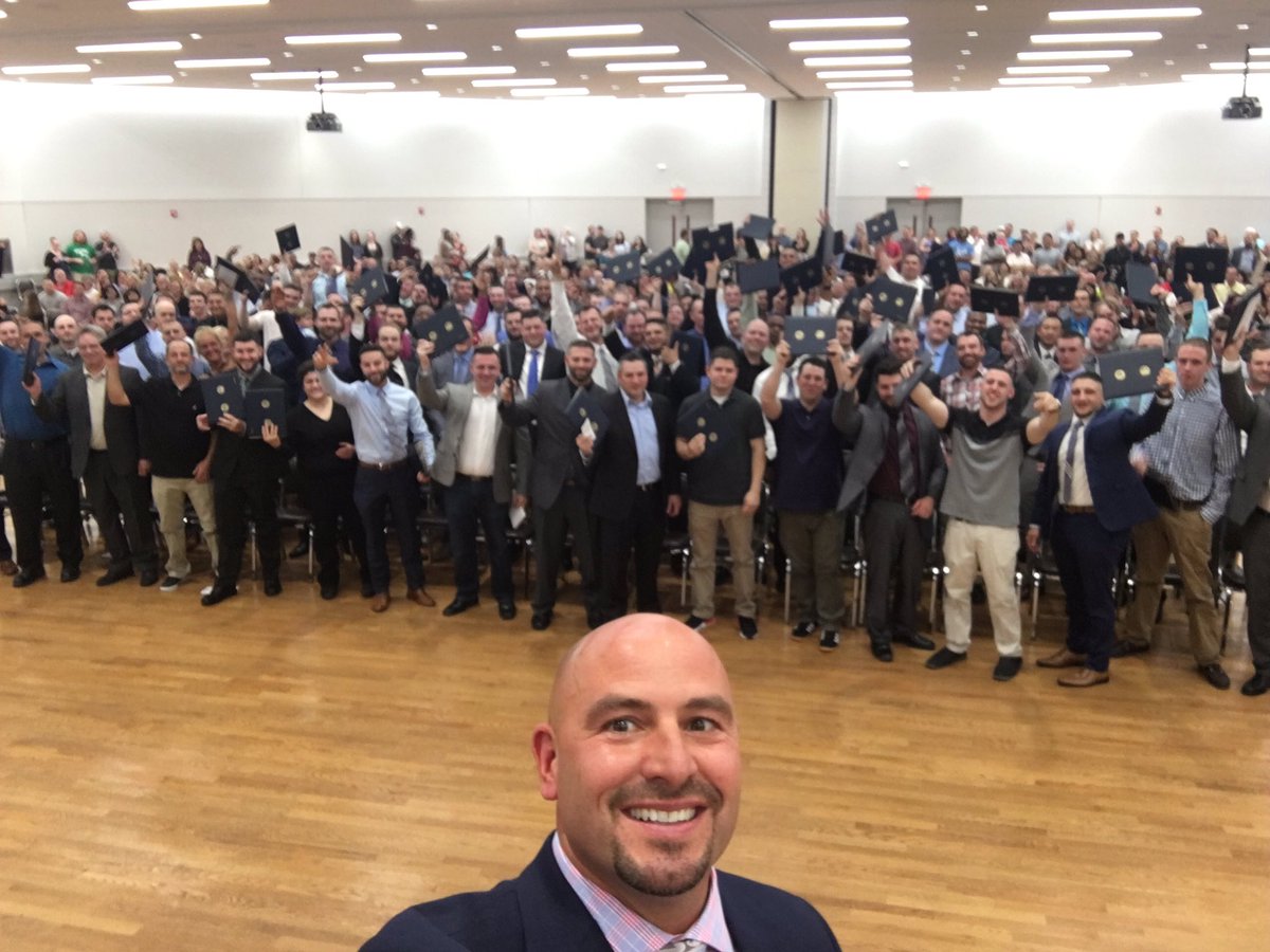 LAntonellis103's tweet photo. Congrats to the #JATC Class of 2017! #DoYourJob 👊🏼@IBEW103  @necanet https://t.co/RjLawcfOzV