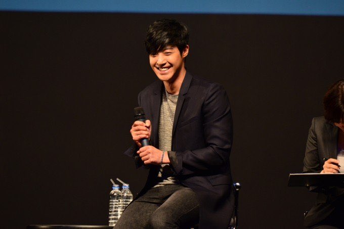 yesungxshinee's tweet photo. &amp; fue tan fácil quererte tanto algo que no imaginaba, cuando llegaste todo cambió.

KIM HYUN JOONG
キム・ヒョンジュン 
風車＜re:wind＞
 #KHJ_rewind https://t.co/KeB3f01TA3