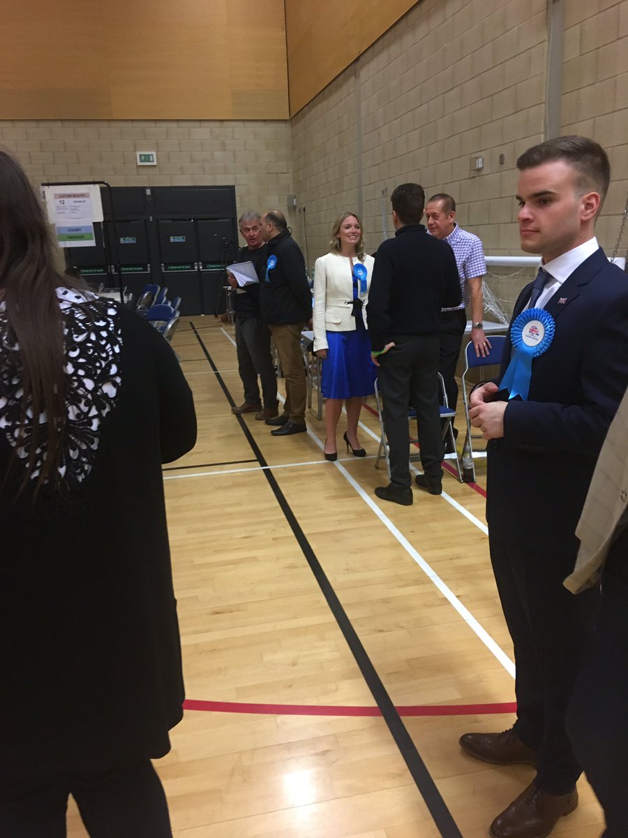 katrinaisquick's tweet photo. Conservatives looking surprisingly happy considering the labour seat majority. #GE2017 #conservatives #blue #Luton #North #South https://t.co/dS5jrcRzyY