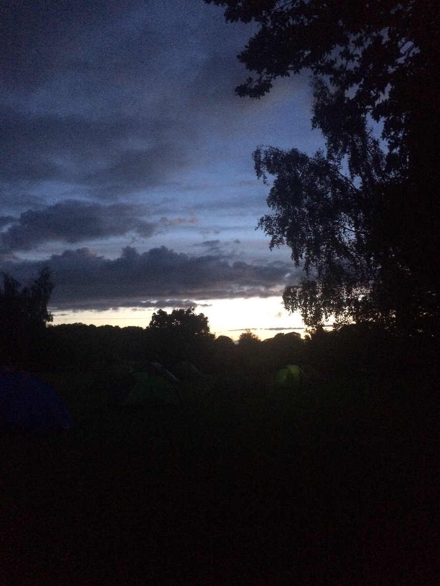 HGSDofE's tweet photo. All good so far on Bronze practice 2! Bit wet but lovely sunset to make up for it 🌅 https://t.co/dfAYoCzefZ