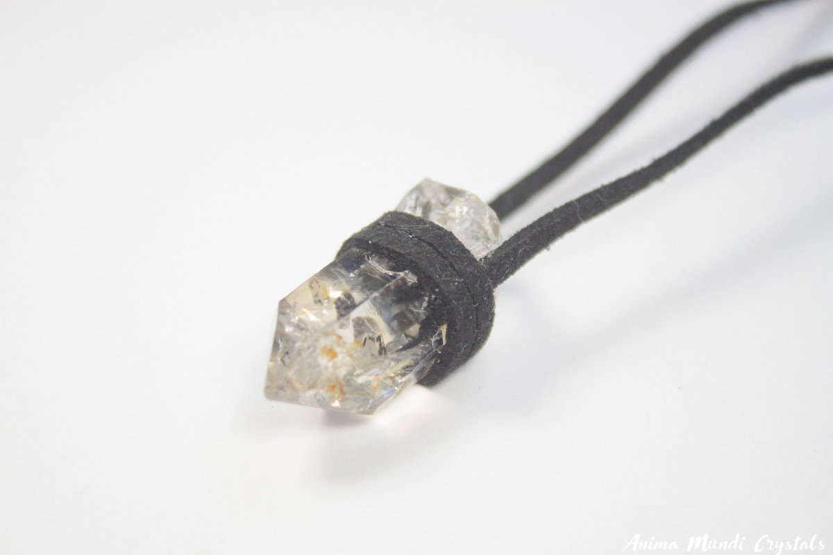 AnimaMundiCryst's tweet photo. #Quartz #crystal #ooak #necklace https://t.co/1gCn0qyXzp #jewelry #epiconetsy #loveandlight #metaphysical #chakras #etsyretwt #reiki https://t.co/A0FWrLpABB