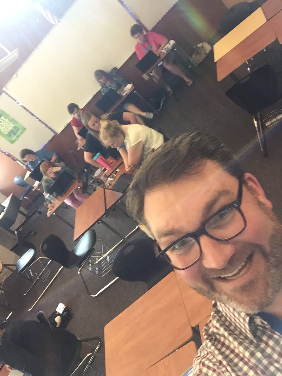 scottburns25's tweet image. Teachers diving deeper into @DiscoveryEd Streaming and Techbook with Academy 20 Schools #FutureReadyTI #BuildingBoards