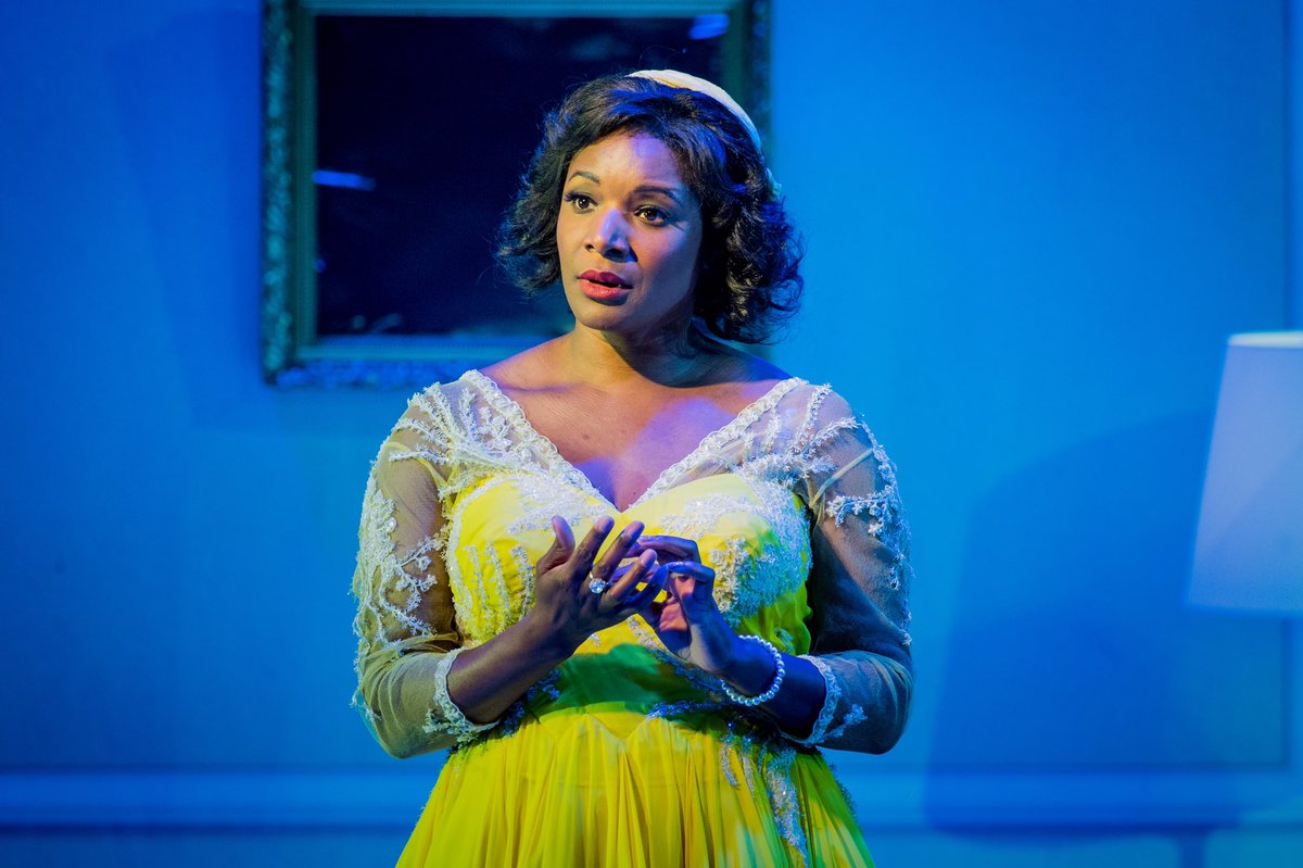 takis DESIGN tweet media