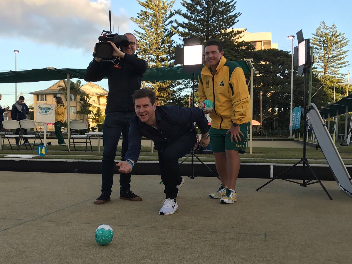 If you're up, we're here with <a href="/MrSamMac/">MrSamMac</a>, <a href="/85omar/">Aron Sherriff</a> and <a href="/sunriseon7/">Sunrise</a> until 9am - head on down or tune in!