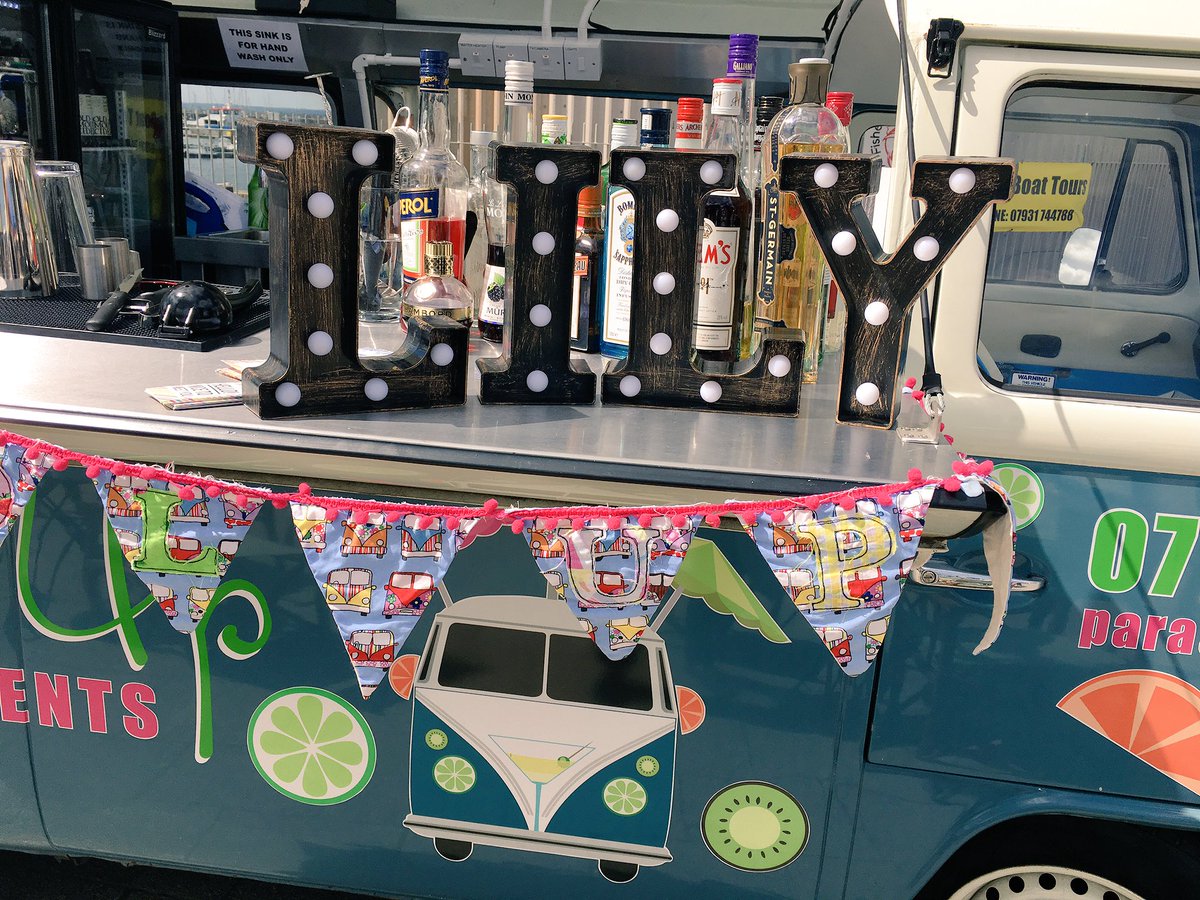 #lilythecocktailcampervan is a legend. She sparkles, sings and serves #cocktails #special #sparklequeen #toogood