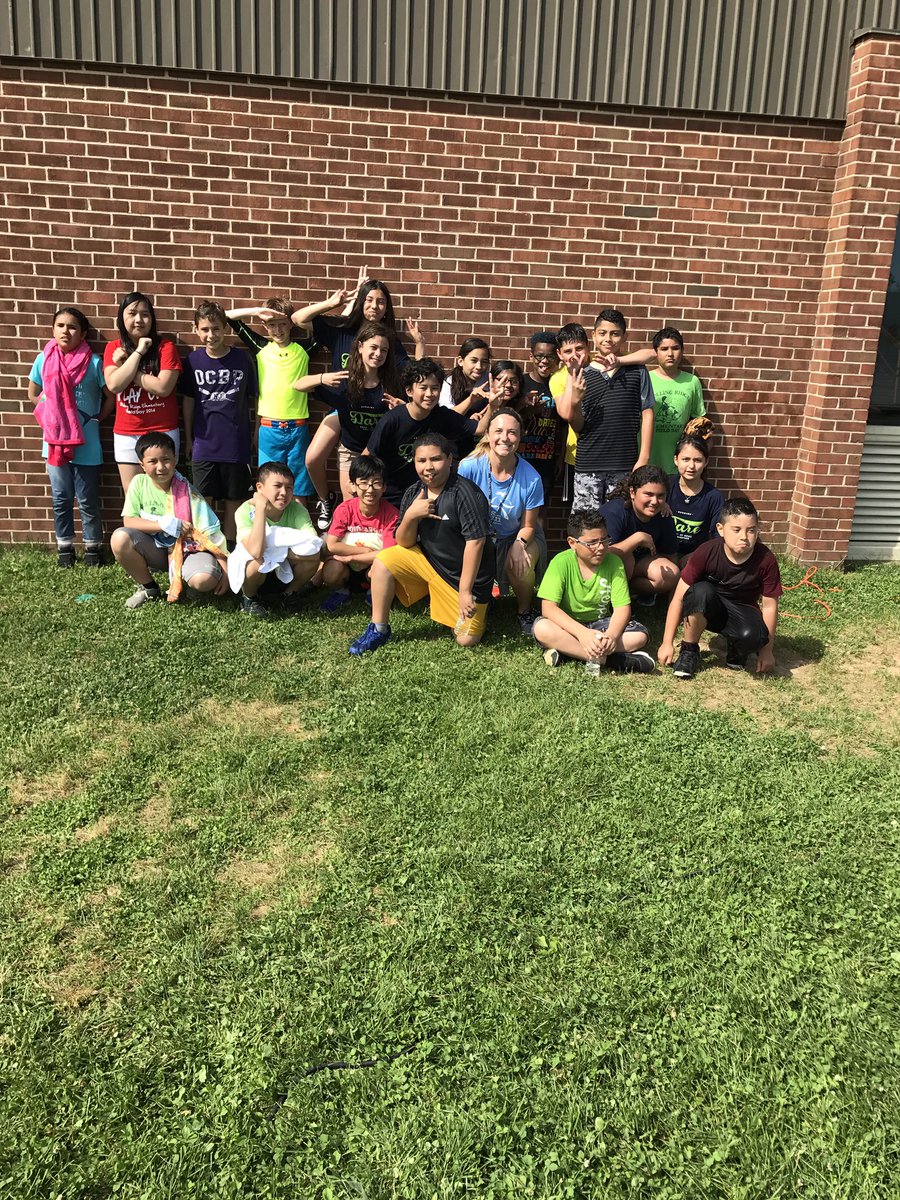 mmoses526's tweet photo. Our class had such a great time at Field Day today! https://t.co/xnF7wVGSrs