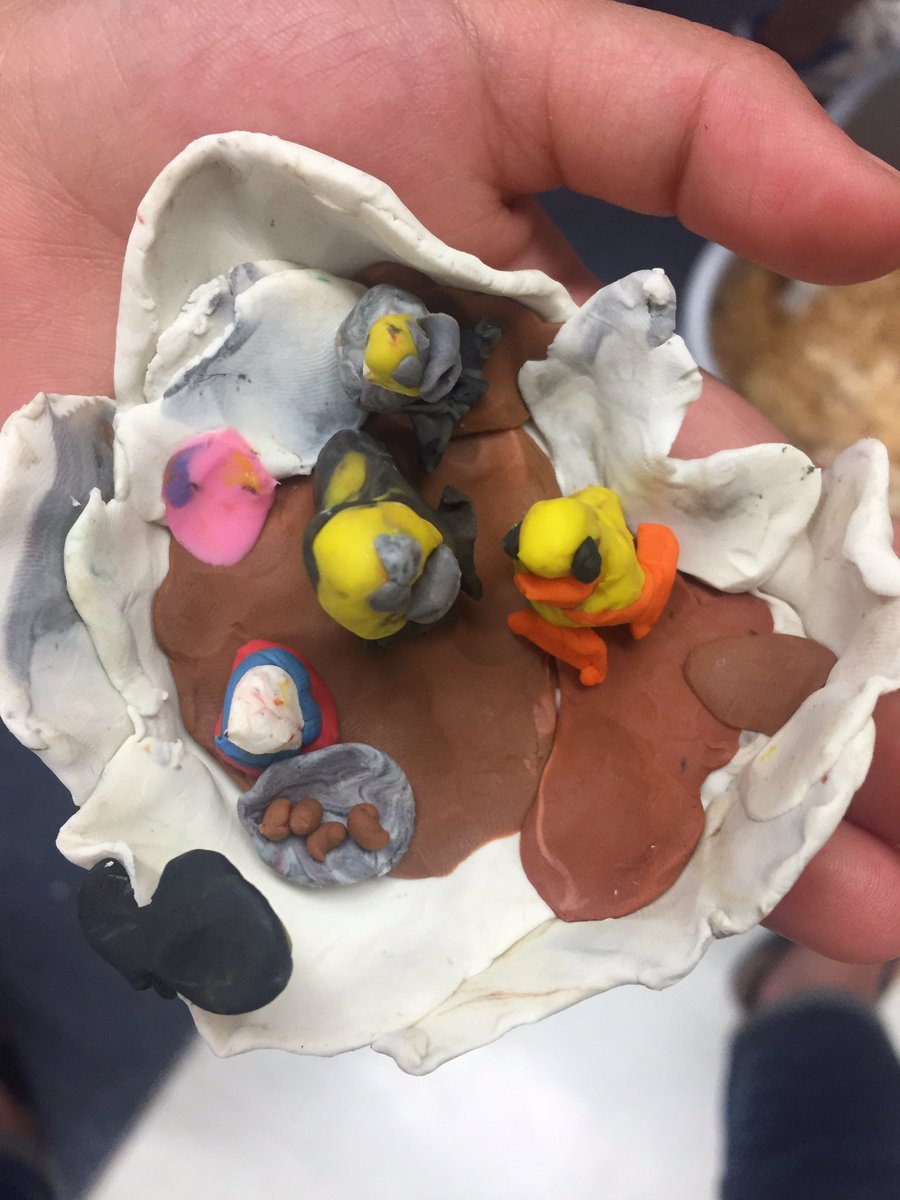 newsfromK124's tweet photo. A student recreated our brooder in plasticine! #podart #podscience https://t.co/80zem0g7nP