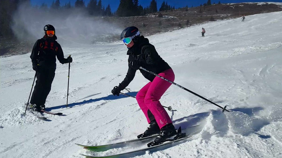 ShatakshiPurari's tweet photo. #ThrowbackThursday
#MissingIceland 🙇🏻♀️
#EstesPark
#HighOnLife
#LiveTheDream #SportyGirlSwag
#SkiingIsLife
#Colorado https://t.co/MK2CVBESI1