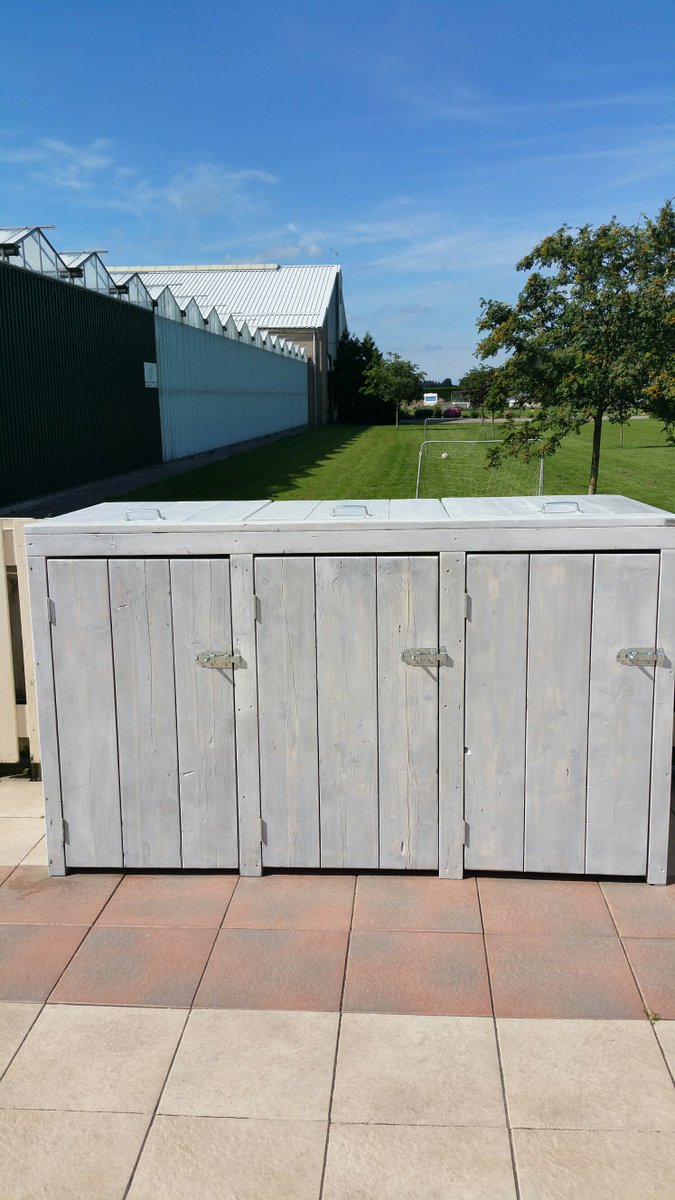 SteigerFactory's tweet image. Weg met die lelijke klikobakken. Kies voor een mooie ombouw van steigerhout-factory.nl
#steigerhout#steigerhoutfactory#kliko