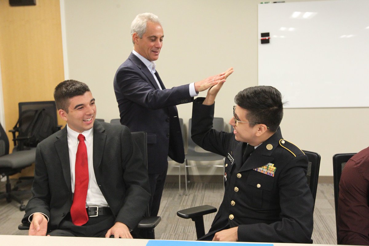 Mikva youth met with the Mayor to present their year-long work on improving police-youth relations in Chicago schools. So proud! #MYC