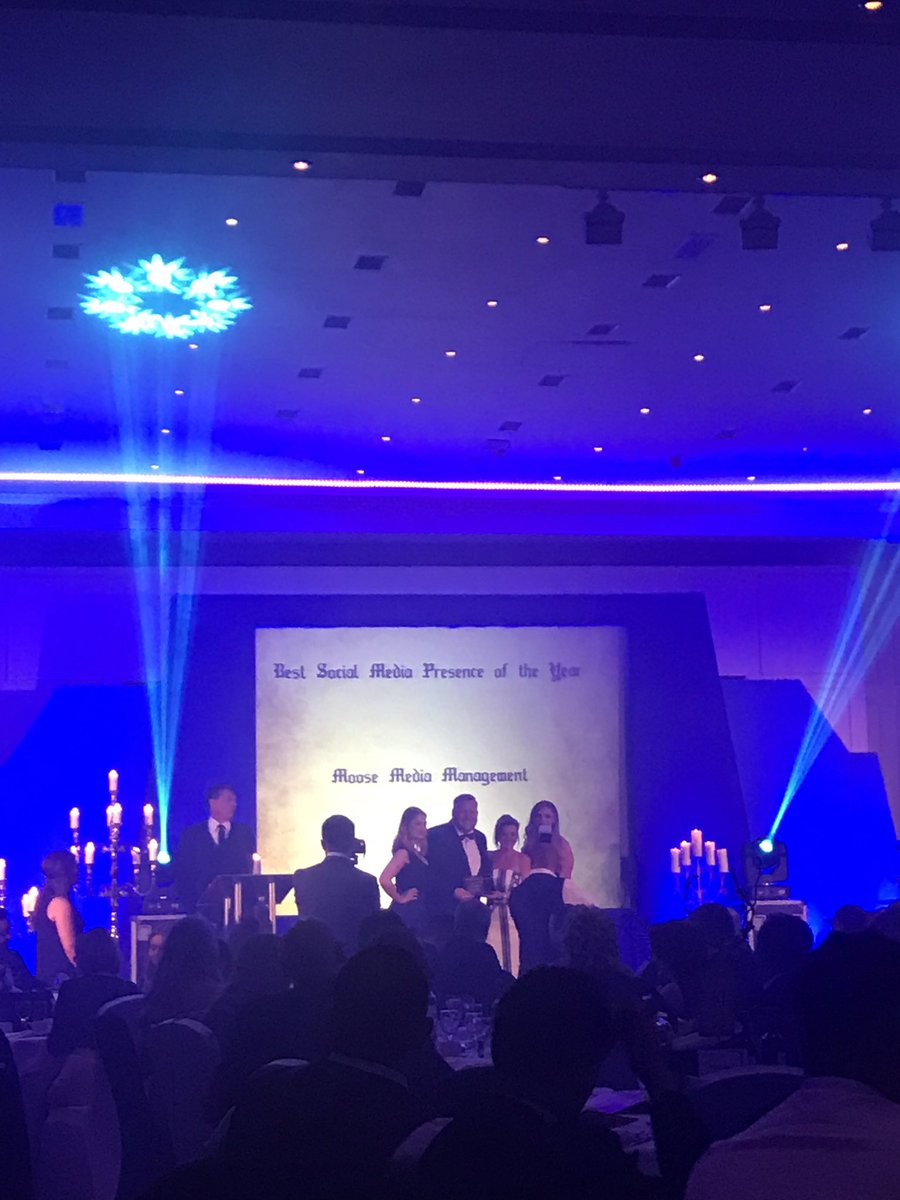Beanmade_candle's tweet photo. When @moosesocial win such a beautiful award  🎉🎉 @MooseDiver @ljstack1 @lucyetheridge #LBA17 #business #proud #goguys #teammoose #marketing https://t.co/vY6OJTU8vK