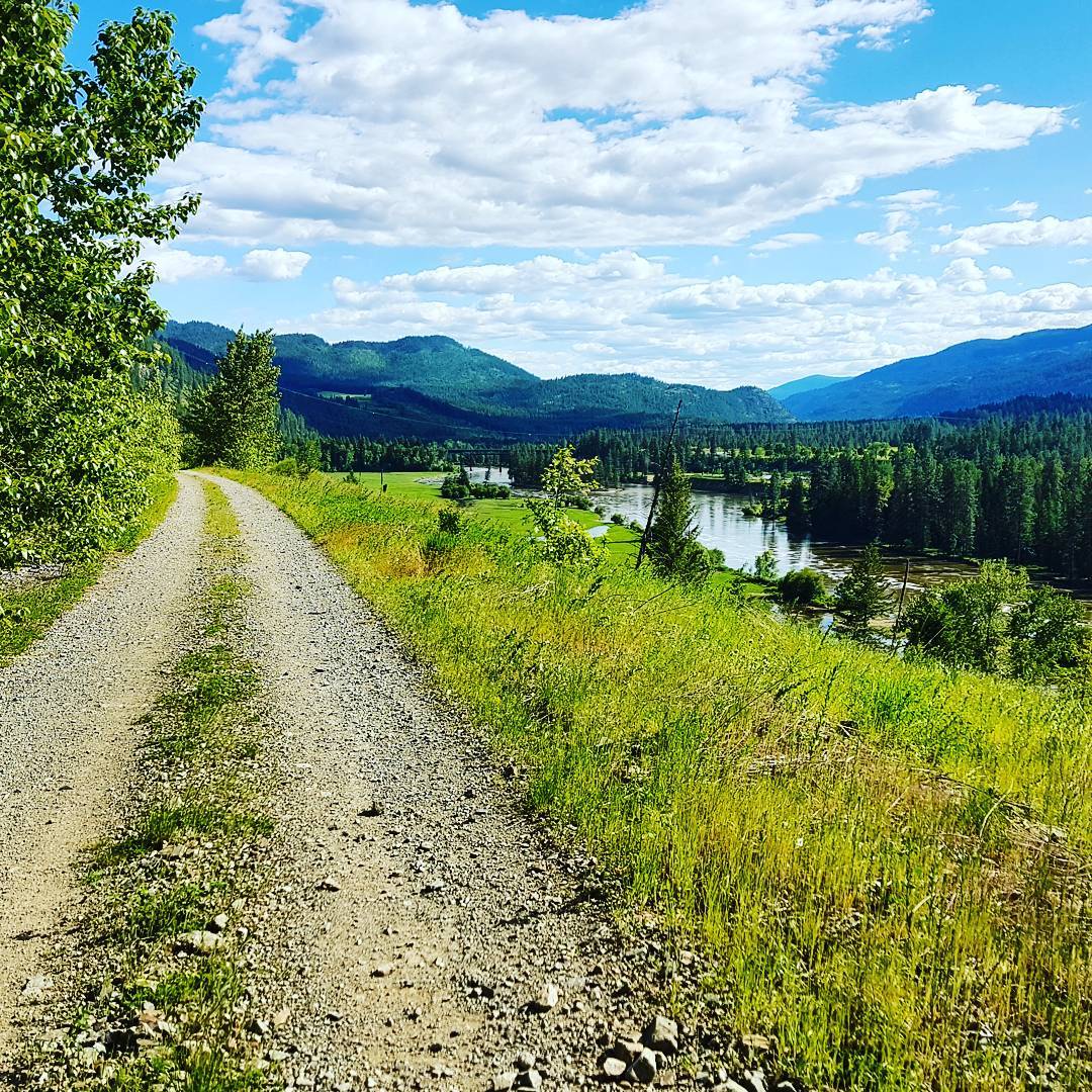 Come explore the #BCtrails in #BoundaryCountry 
📷: @mmkazakoff