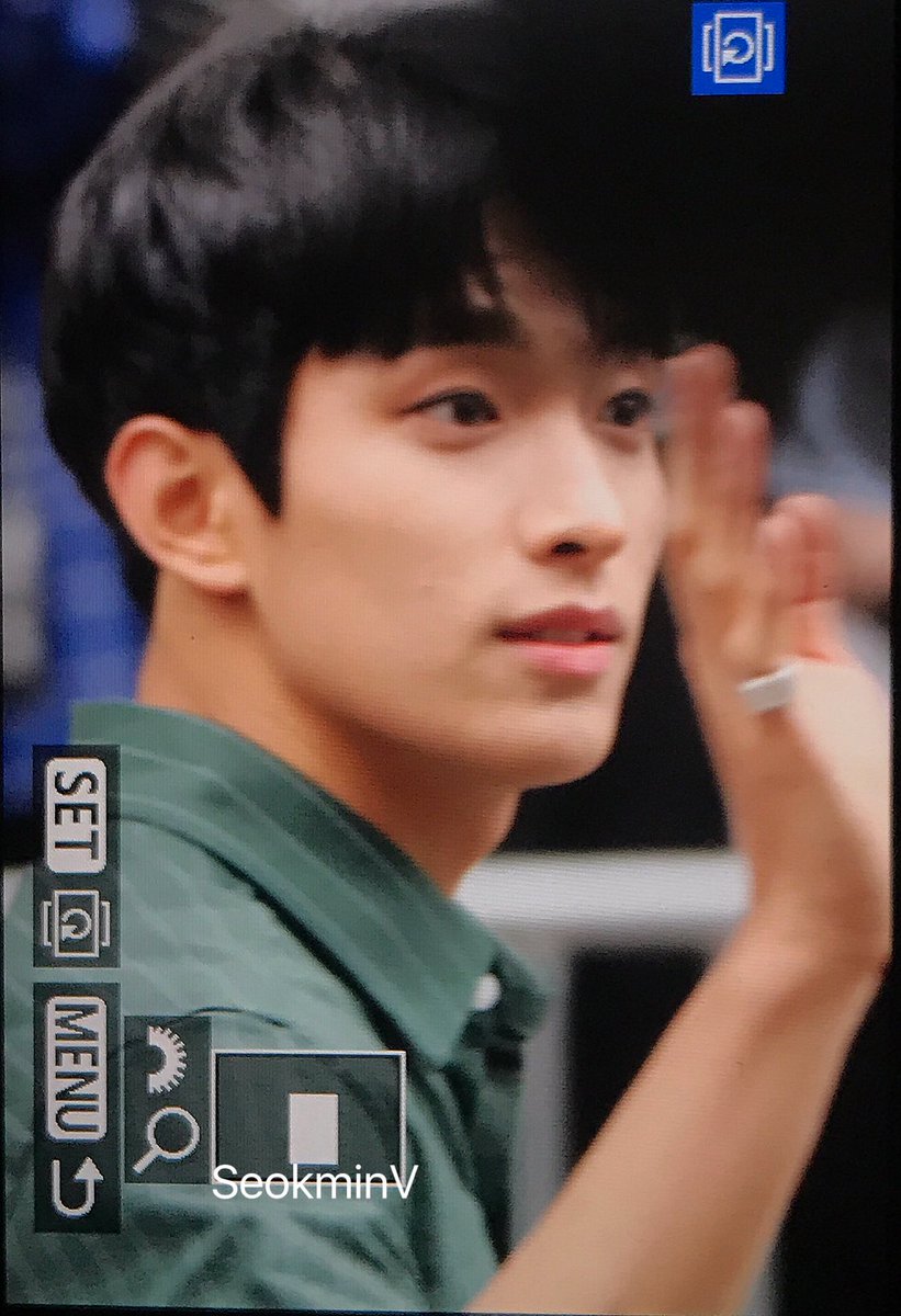 SeokminV's tweet photo. #세븐��� #도겸 #석민 170609 뮤직뱅크 https://t.co/rL07tOEJxF