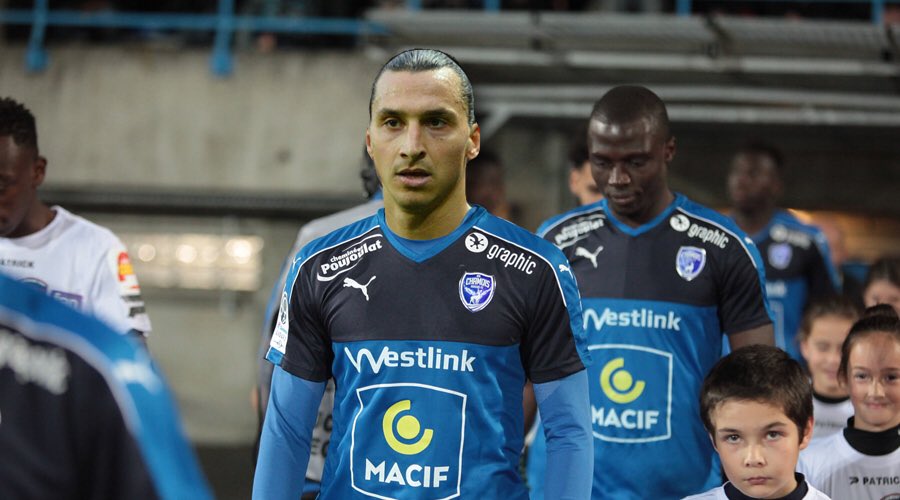 ChamoisStFlo's tweet photo. [#Mercato] Ouverture officielle de la période de mutations.
@Ibra_official, combien de RT pour que tu signes pour la #TeamChamois ?
🤔🔁🔵⚪️⚽️ https://t.co/EGP1bzMy7p