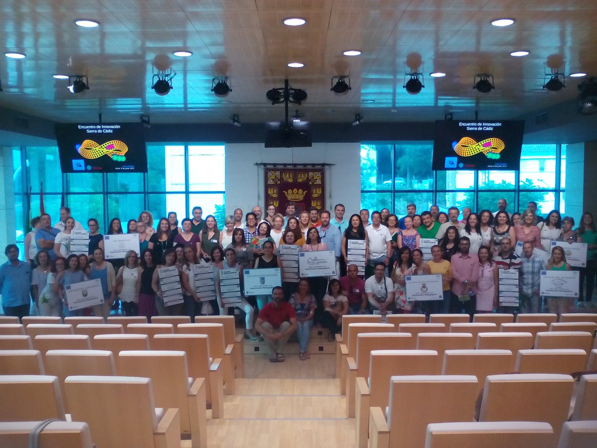 _JavierOjeda's tweet photo. Gran trabajo y dedicación de centros y @cepsierradecadi Compromiso con la #Innovacion Sois punta de lanza! Enhorabuena a todos! @trilemaedu https://t.co/ztMnpR1PNs