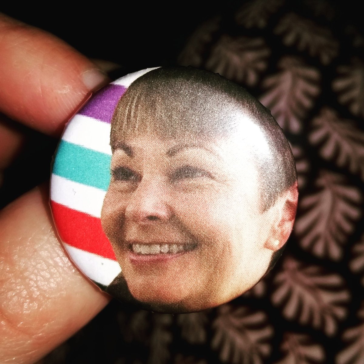 kimbumjimbob's tweet photo. I made this amazing badge of @CarolineLucas 😍 #GeneralElection #GreenParty #badgeit https://t.co/q6GIEAJK23