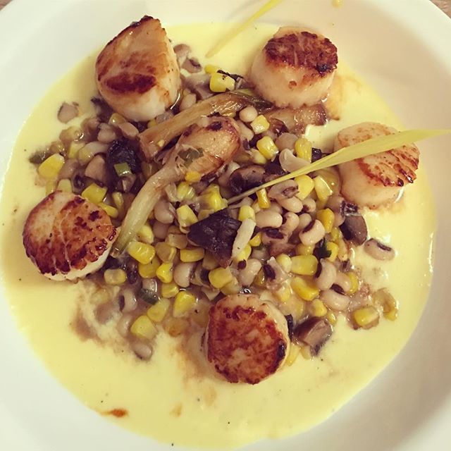 Chefya_'s tweet photo. #recipeoftheday Summertime scallops + sweet corn succotash 👌🏼 Join Chefya today: https://t.co/mmQkkolmwB #foodie #food #recipe #chef https://t.co/Me7iFs3c6t