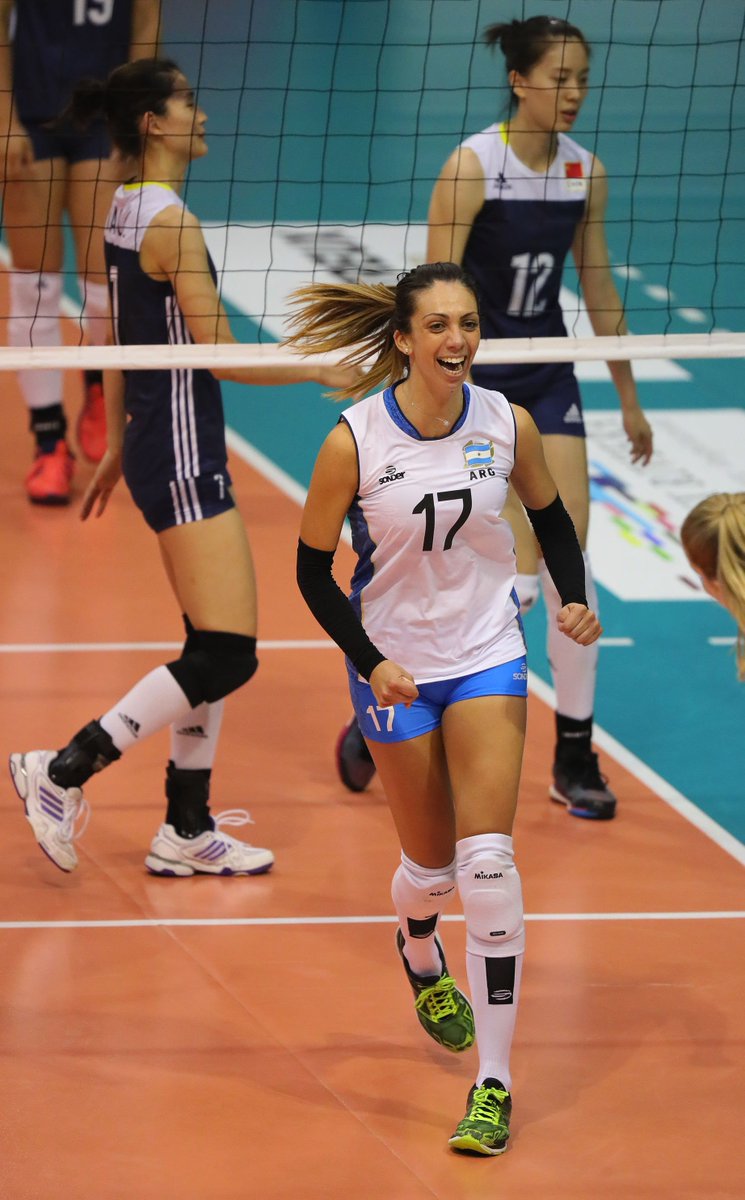 VoleyPlus's tweet photo. #MontreuxMasters ¡HISTÓRICO! Triunfo de @LasPanterasARG sobre el campeón olímpico China por 3-2 ► https://t.co/BwU22sBuxN https://t.co/MVCKR4mHqd