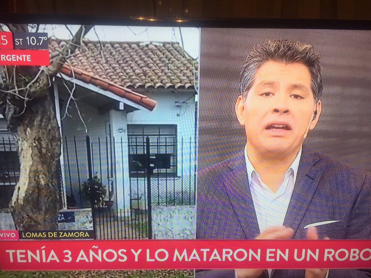 gastondaquino's tweet photo. #InseguridadDesmadrada @mariuvidal vive en la base aérea de Morón, más hora de vuelo en helicóptero q nadie y le siguen creyendo ? https://t.co/ze4bOgdM8Z