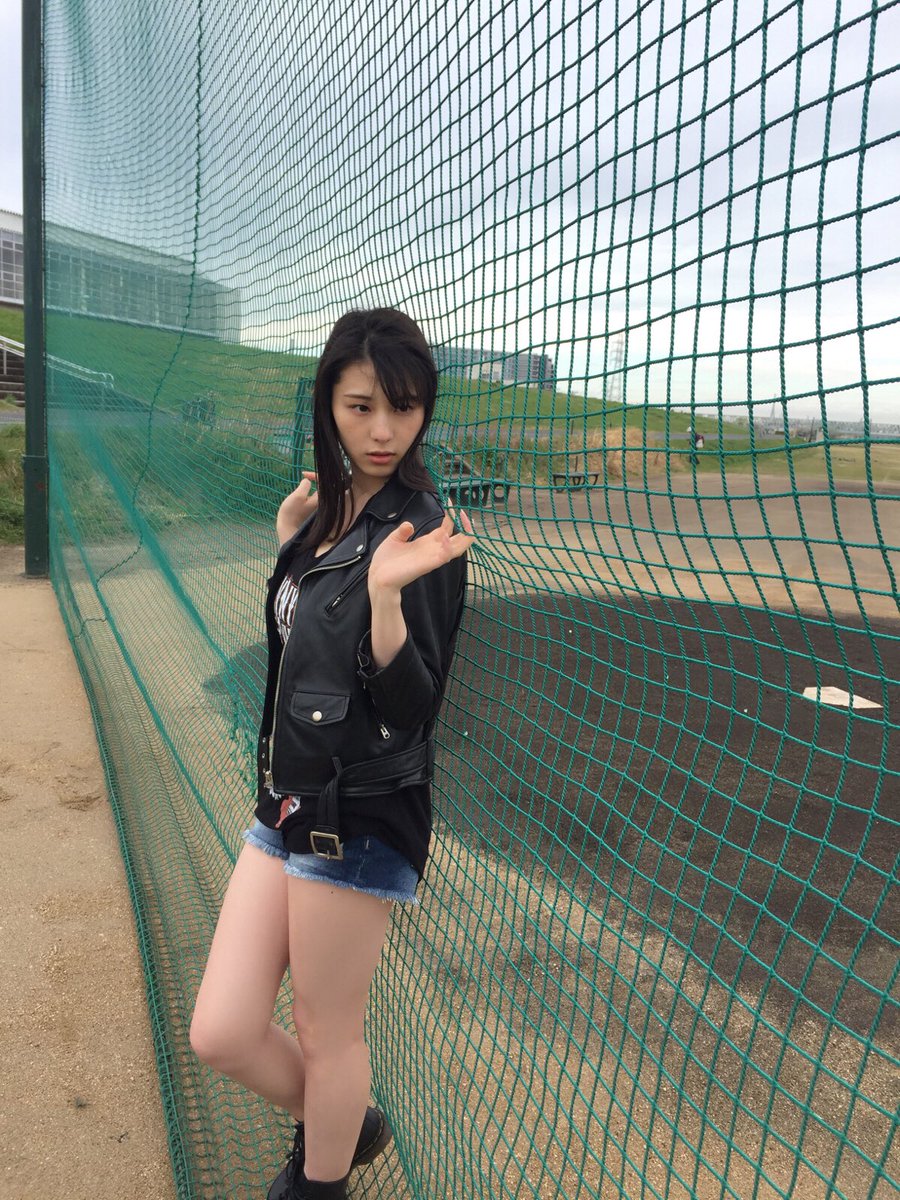 アップトゥボーイ Utb 編集部 Tren Twitter 本日6月9日は ロックの日 発売中のアップトゥボーイ Vol 255にはロック少女に扮した 相楽伊織 ちゃんが10ページソログラビアで登場 伊織ちゃんが着てくれたのは Lynyrdskynyrd のtシャツ 完全に担当編集の趣味