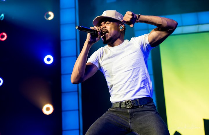 JKirkmanPhoto's tweet photo. Good times with @chancetherapper last night. #ChancetheRapper #acidrap #concertphotography #musicphotography https://t.co/CNvqLzGNnJ
