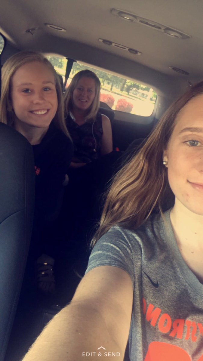 rylie_1020's tweet photo. Happy national best friend day ❤ https://t.co/cUH4qJpaHt