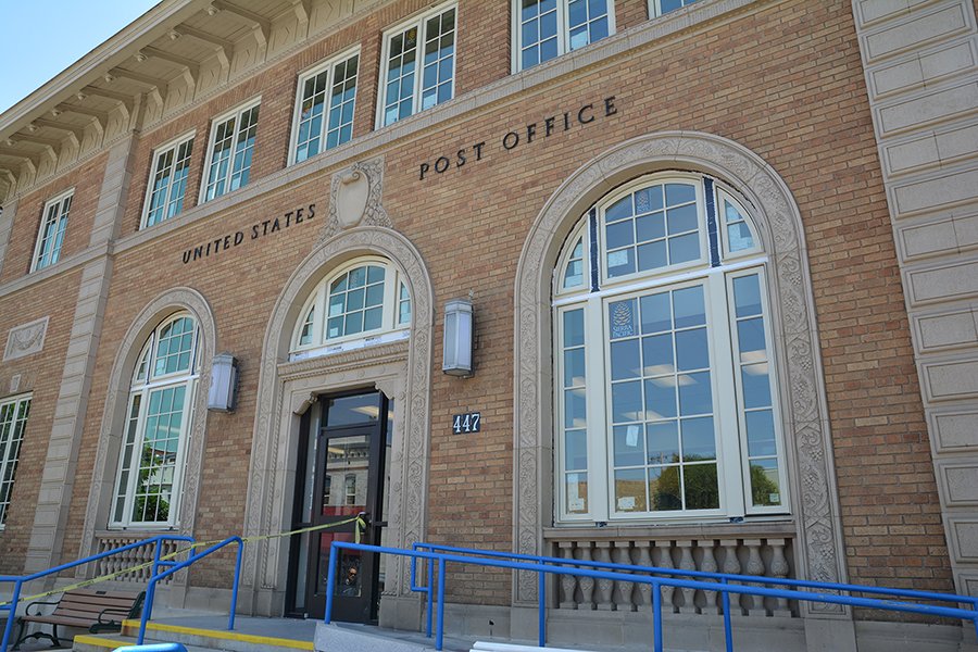 SierraPacificIn's tweet photo. Post office in Red Bluff, CA getting new @SierraPacWindow windows! Looking good! PC: Mark Lathrop #ispyspi #windowsthatnevercompromise https://t.co/rgNOtV41Ci