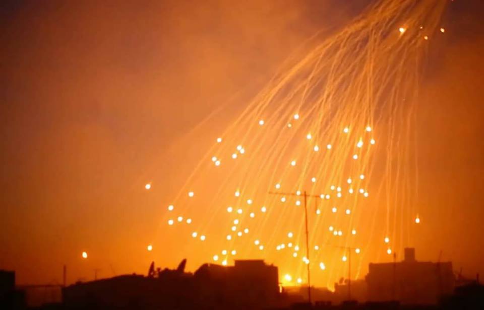 asaadhanna's tweet photo. Footages for the attack by the #INTcollation on #Raqqa by the white phosphor 
Raqqa have more than 150K #civilians
#SaveRaqqa https://t.co/FrzT6YThL0