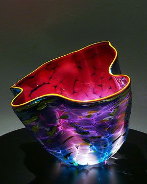 fawaz_arted's tweet image. فنان امريكي ديل تشيهولي Dale Chihuly 
ابدع في تشكيل الزجاج الملون بأشكال جميلة ورائعة